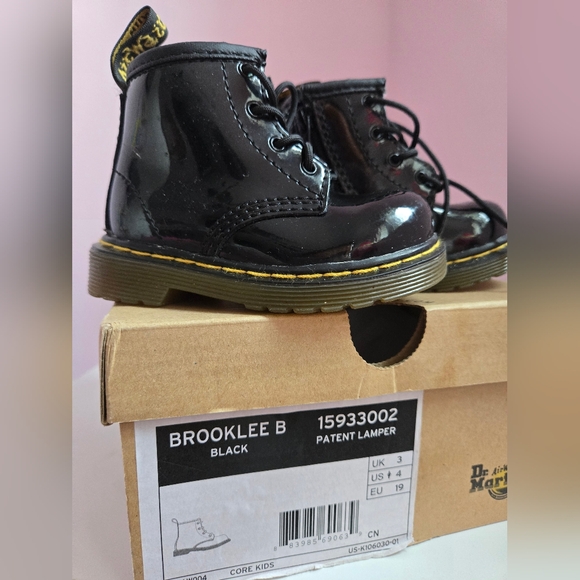 Dr. Martens Brooklee - Picture 1 of 4